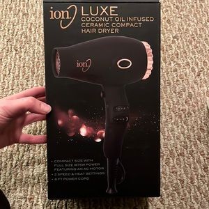 Ion luxe blow dryer
